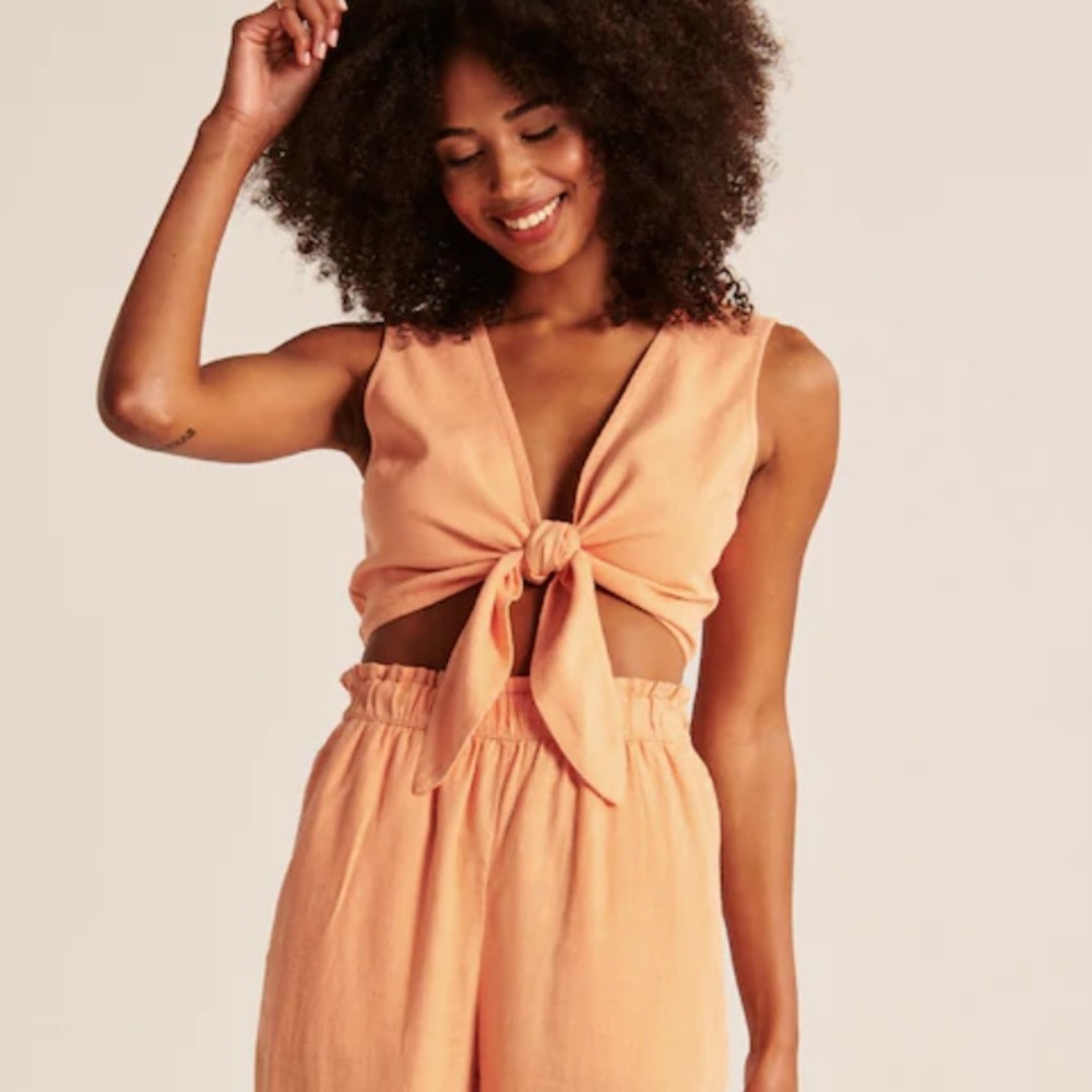 Abercrombie and Fitch Cropped Tie-Front Linen-Blend Top, L